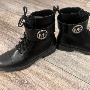 New MICHAEL KORS Tatum Leather  Combat BOOTS Black MK Silver BUCKLE Women’s SZ 8